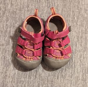 Toddler Keens size 7